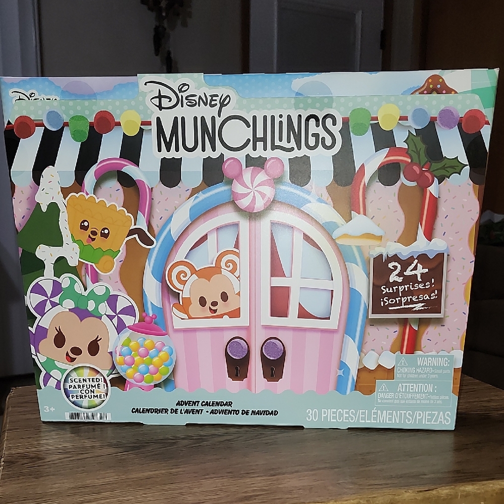 Disney Munchlings Advent Calendar Christmas Countdown 30 pieces Scented Parfume